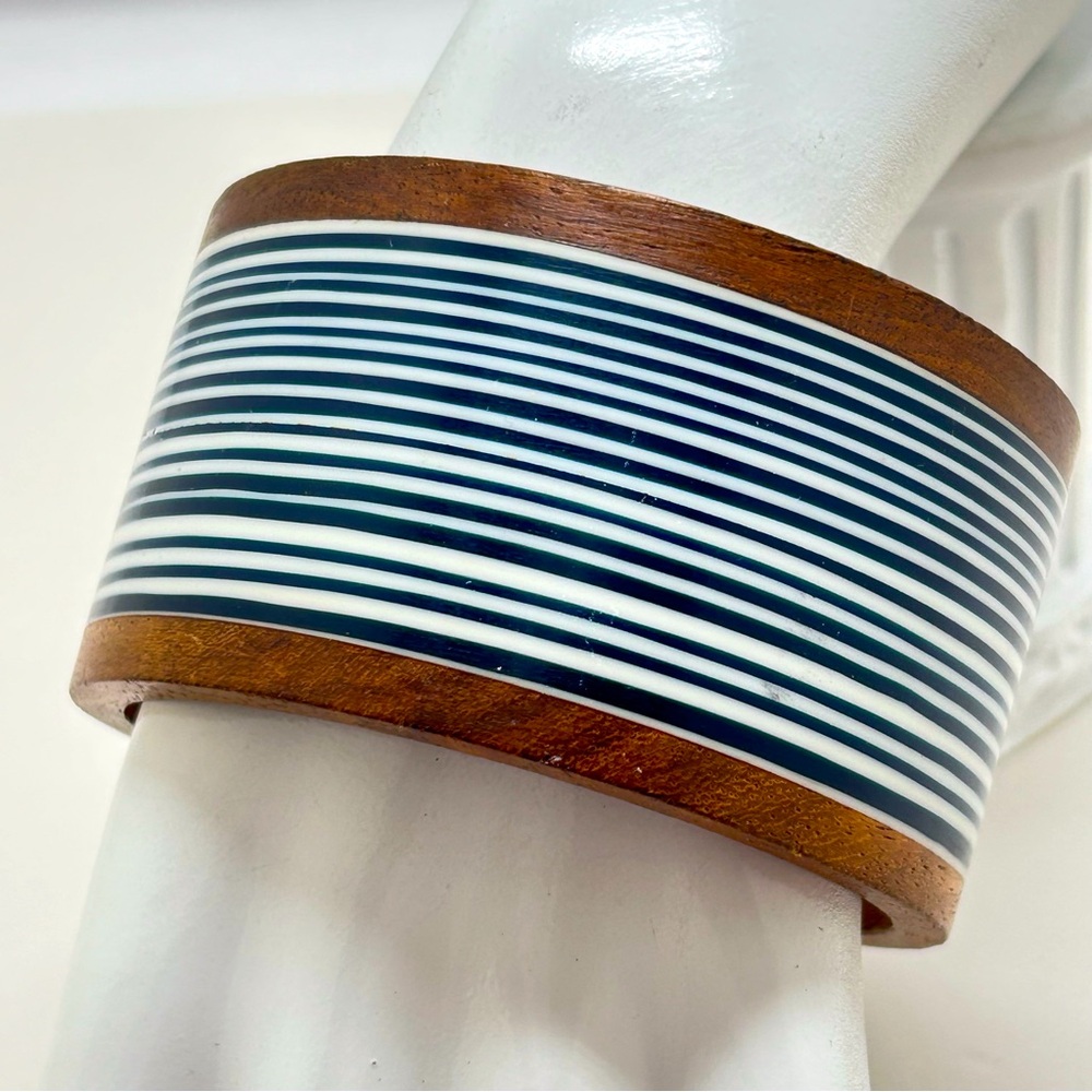Vintage, Wide, Wood And Dark Blue And White Lucite Bangle Bracelet